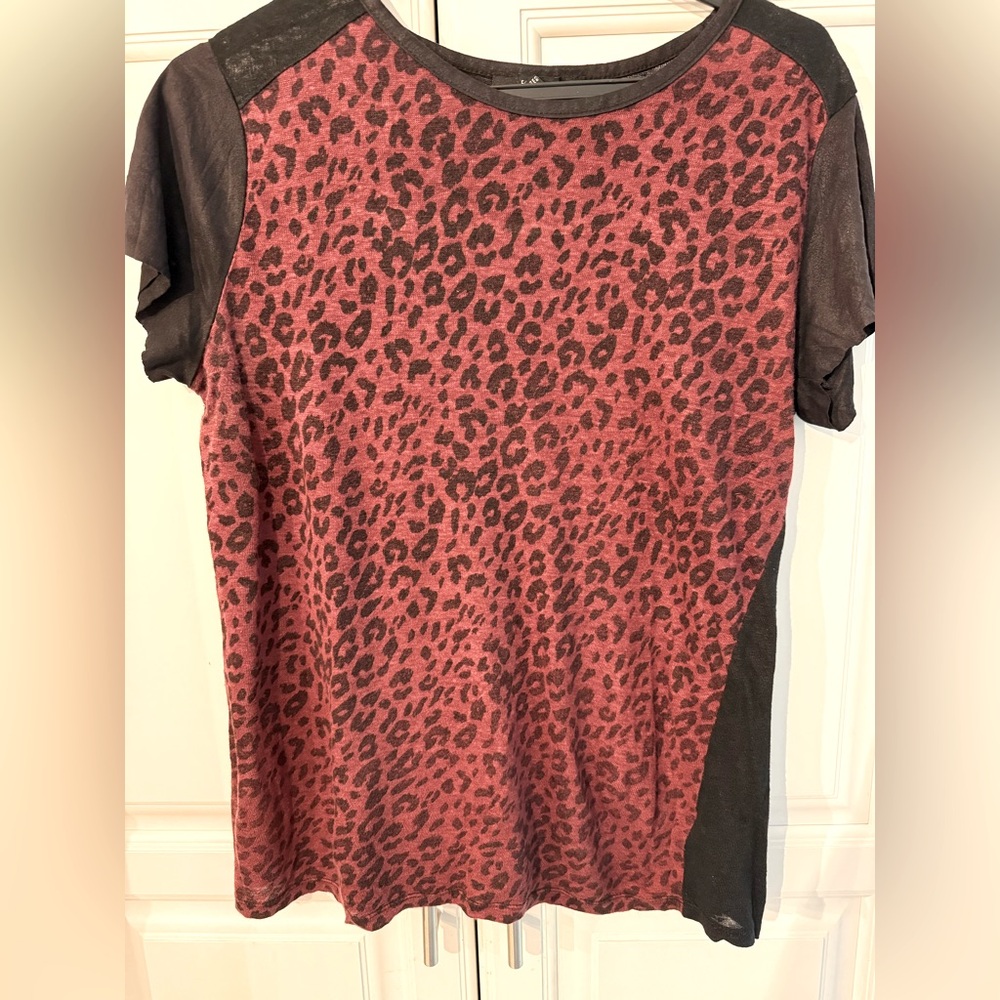Forever 21 Leopard Print Red and Black Women's Top
Size S